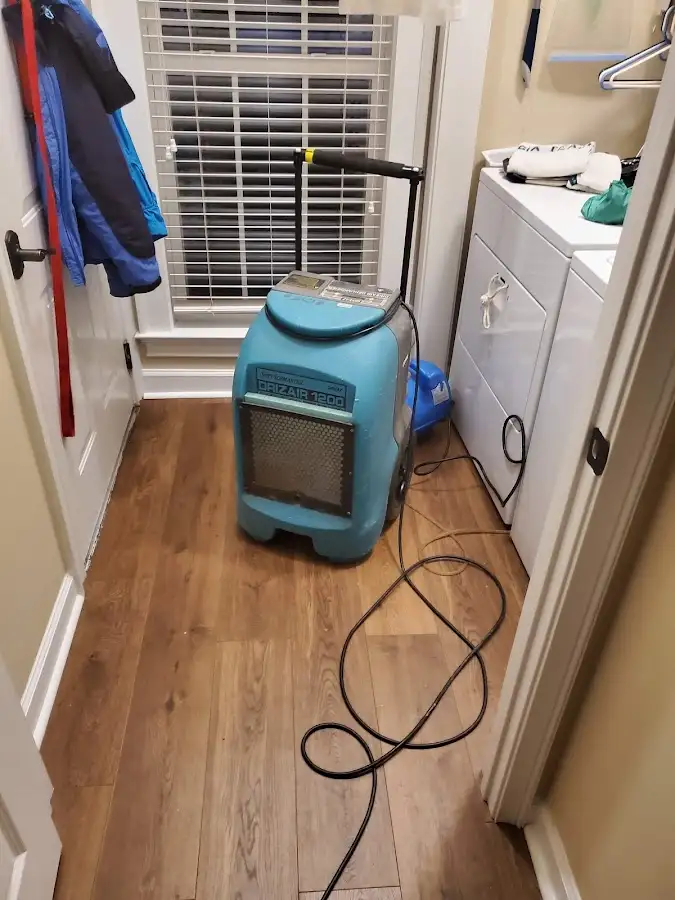Commercial dehumidifier deployed for Crawl Space Restoration in Ellisville